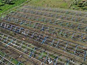 Project voor een grondmontagesysteem voor zonnepanelen van 2 MW in Italië