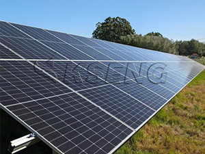 1MW-zonne-grondbeugelproject in Uruguay